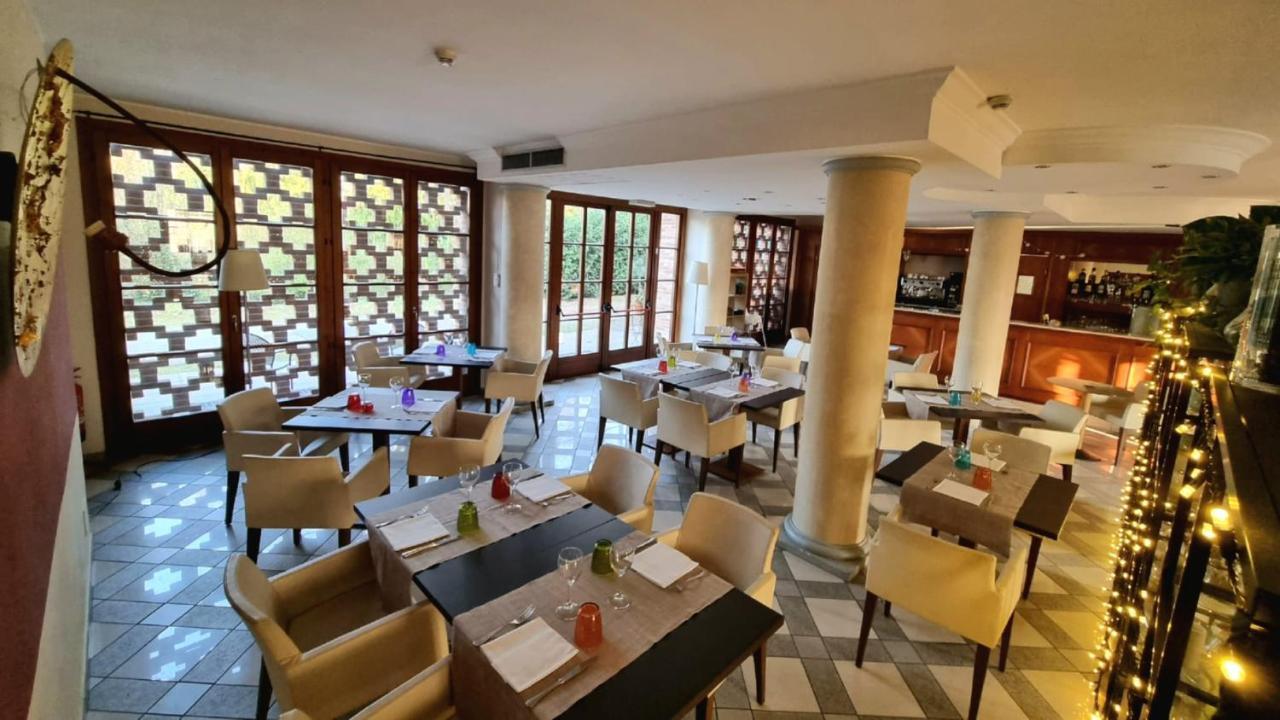 Country Hotel Castelbarco Vaprio d'Adda Exterior photo