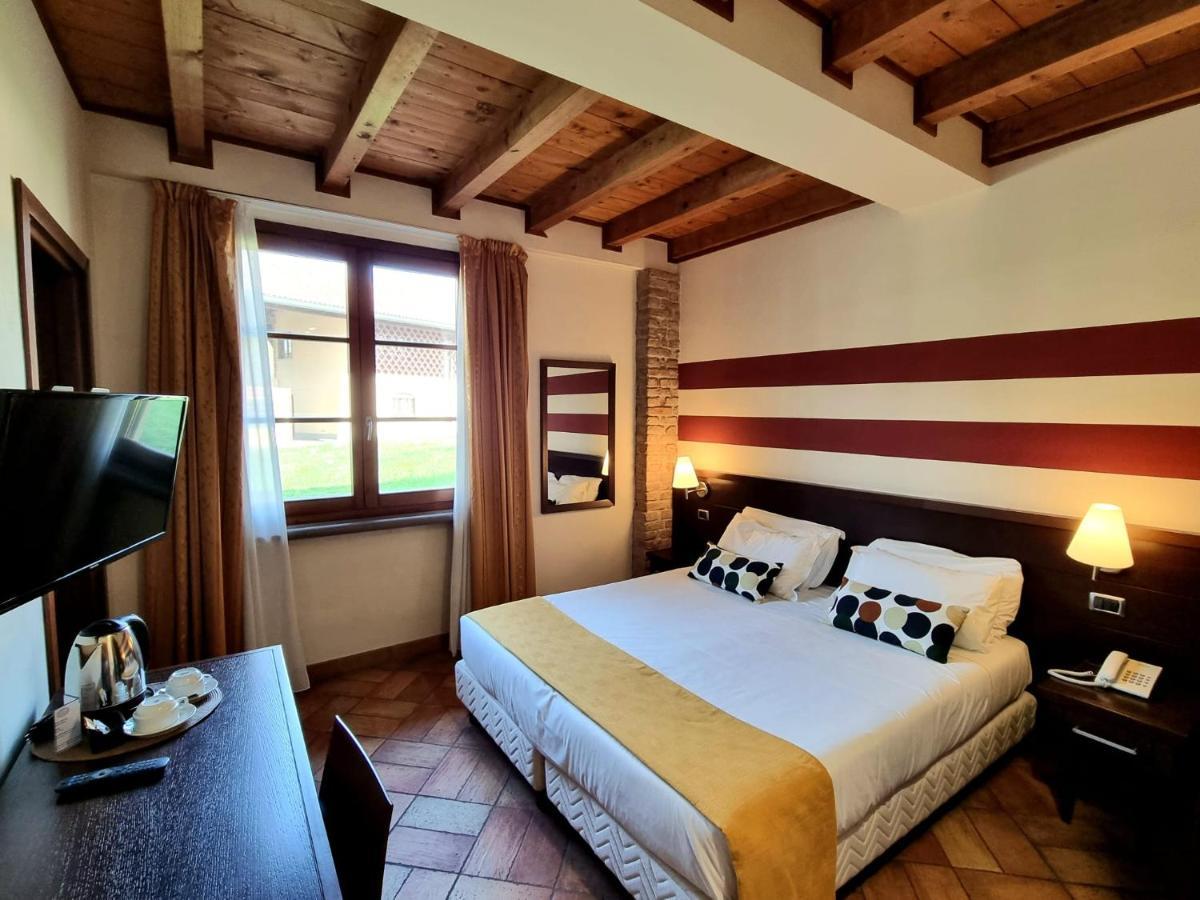 Country Hotel Castelbarco Vaprio d'Adda Exterior photo