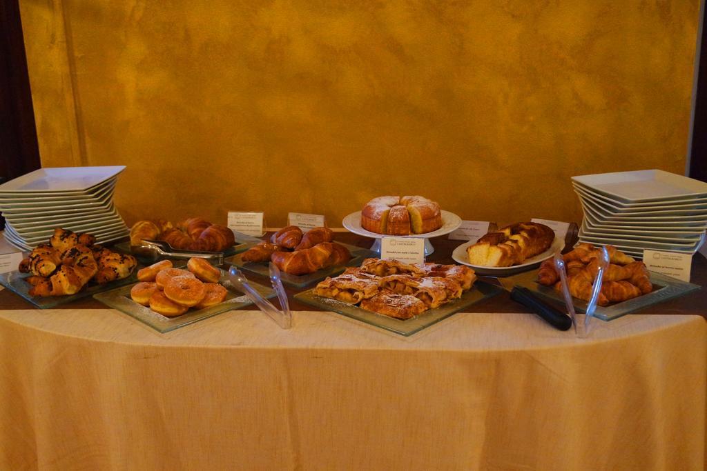 Country Hotel Castelbarco Vaprio d'Adda Exterior photo
