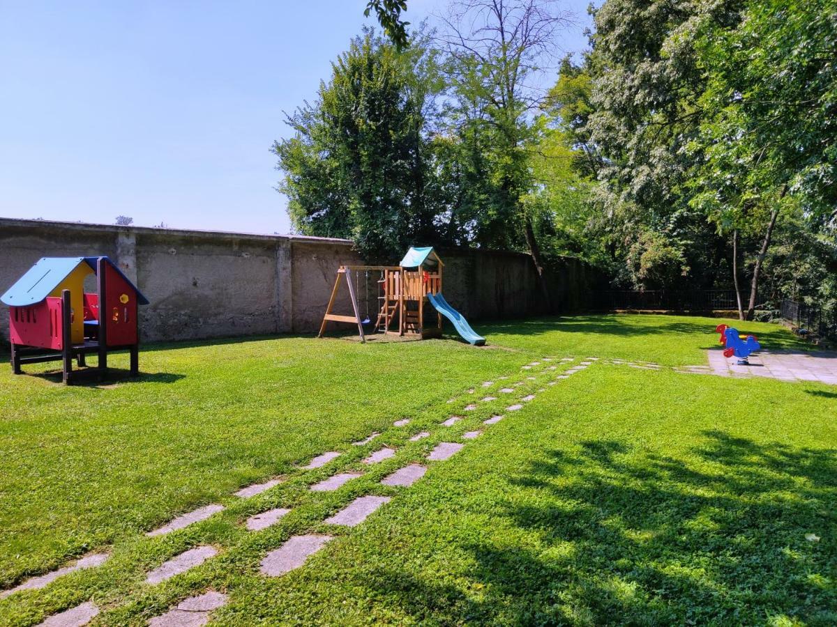 Country Hotel Castelbarco Vaprio d'Adda Exterior photo